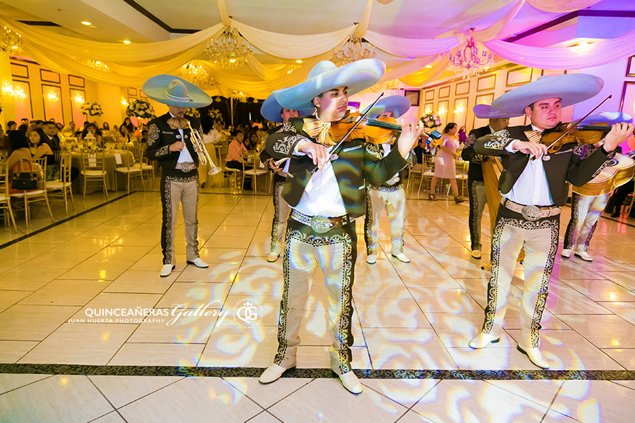 sterling-banquet-reception-hall-quinceaneras-gallery-juan-huerta-photography