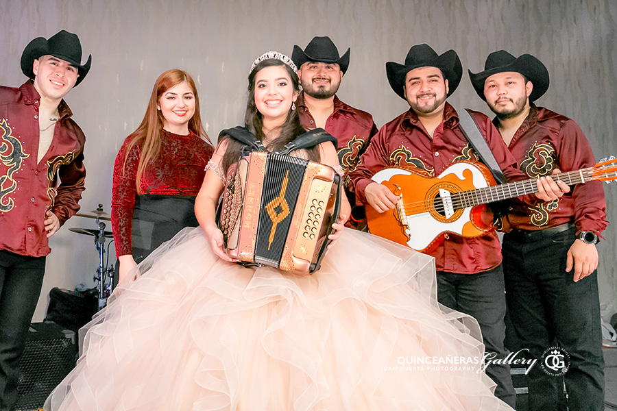 grupo-control-jennifer-degollado-official-houston-quinceaneras-gallery-juan-huerta-photography-video-prices-packages